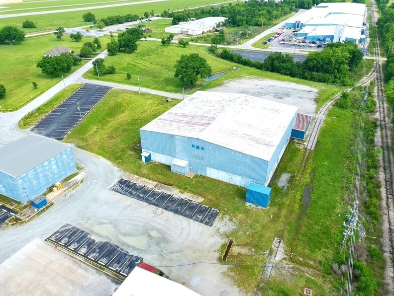 Miami, OK Industrial Campus portfolio of 4 properties for sale on LoopNet.ca - Building Photo - Image 2 of 12