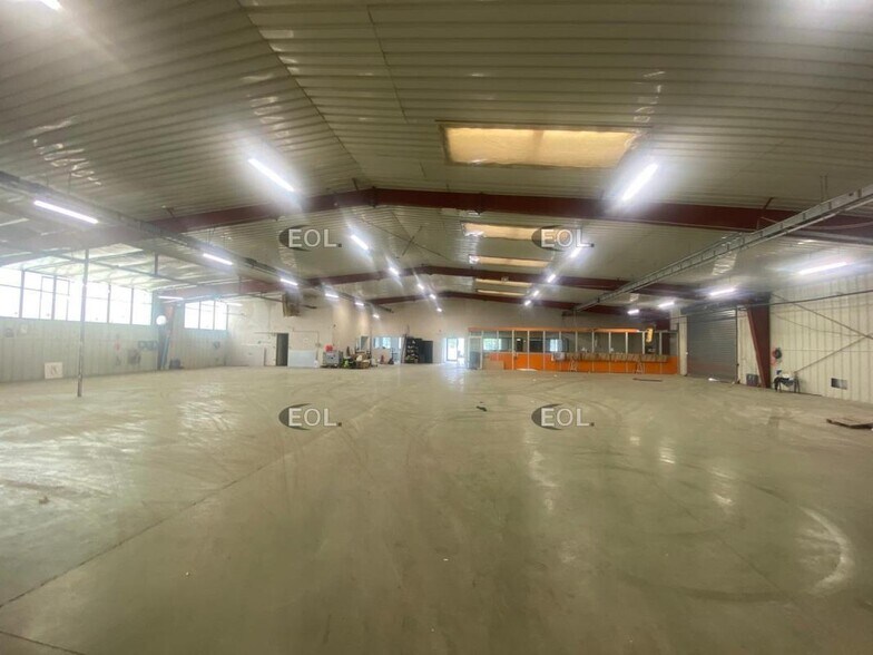 Industrial in Faremoutiers for sale - Interior Photo - Image 3 of 12