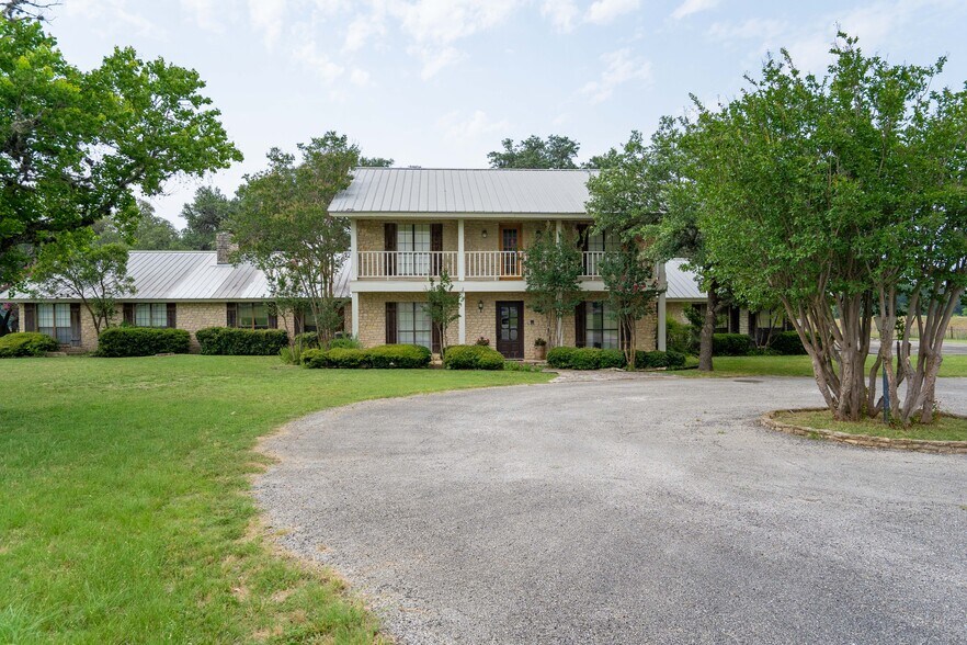 32 Cascade Caverns Rd, Boerne, TX à vendre - Photo du bâtiment - Image 2 de 8