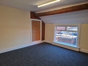 11 Church Ln, Oldham à louer Photo intérieure- Image 2 de 3