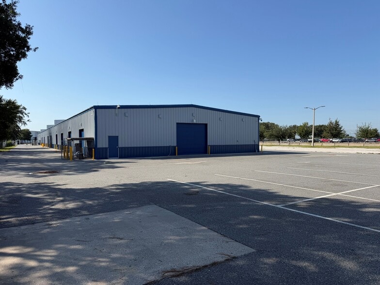8301 McCoy Rd, Orlando, FL for lease - Building Photo - Image 3 of 7