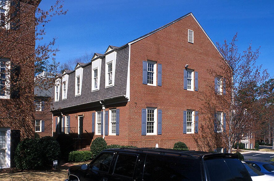 750 Hammond Dr NE, Atlanta, GA à vendre - Photo principale - Image 1 de 3