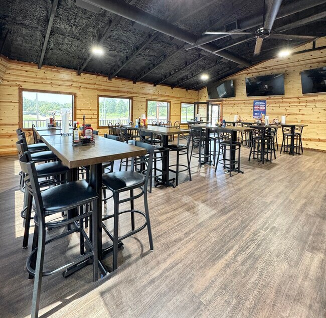 Plus de détails pour 500 SE Lincoln Rd, Idabel, OK - Services hôteliers à vendre