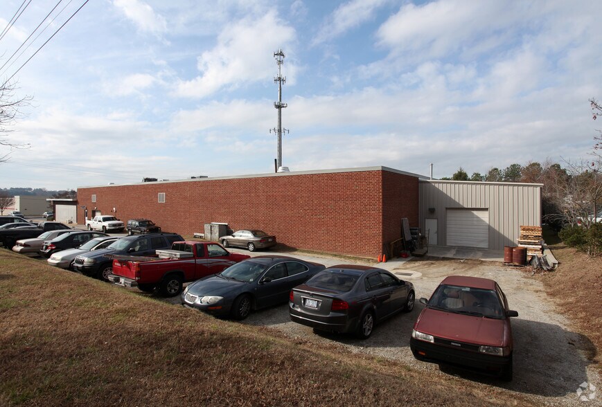 705 E Six Forks Rd, Raleigh, NC à vendre - Photo du bâtiment - Image 3 de 3