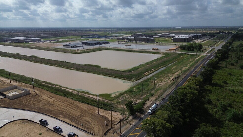 8227 Katy Hockley Rd, Katy, TX à vendre - Aérien - Image 3 de 7