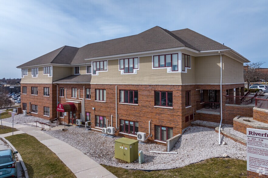 615 S 8th St, Sheboygan, WI à vendre - Photo du bâtiment - Image 2 de 21