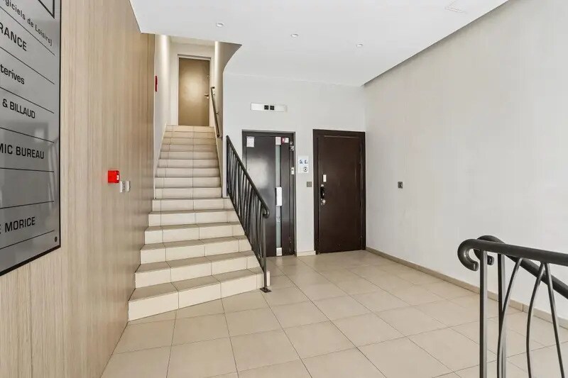 42 Avenue Kléber, Paris for lease - Lobby - Image 3 of 15