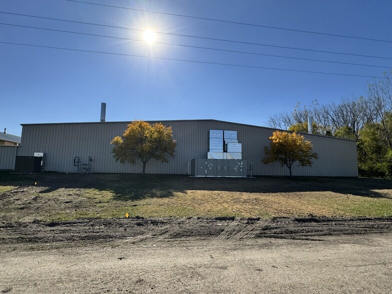 1604 Regan Rd, Rock Falls, IL for sale - Building Photo - Image 2 of 11
