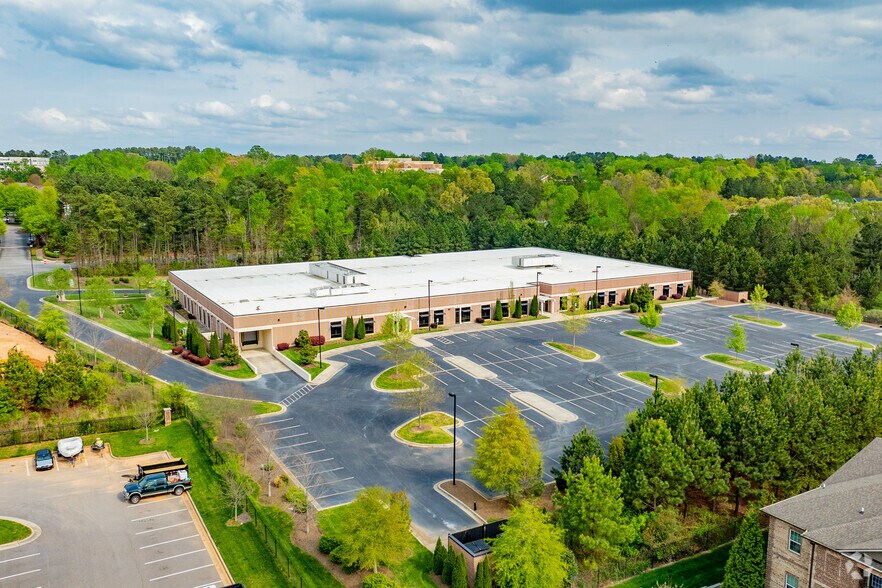 11125 Forest Pines Dr, Raleigh, NC à louer - Photo du bâtiment - Image 2 de 5