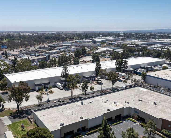 9340 Cabot Dr, San Diego, CA for lease - Building Photo - Image 3 of 5