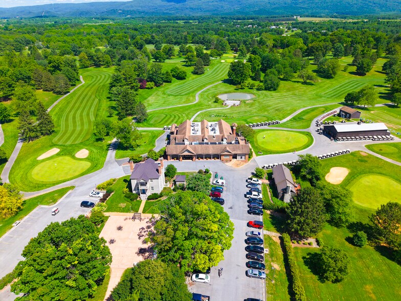 134 Golf Club Cir, Front Royal, VA à vendre - Aérien - Image 2 de 14