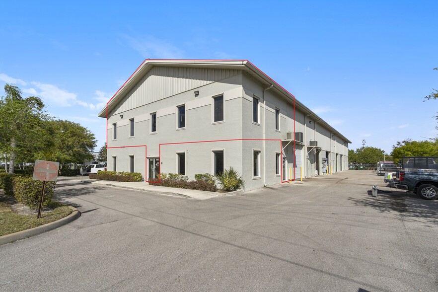 3163 SE Lionel Ter, Stuart, FL for lease - Building Photo - Image 1 of 17