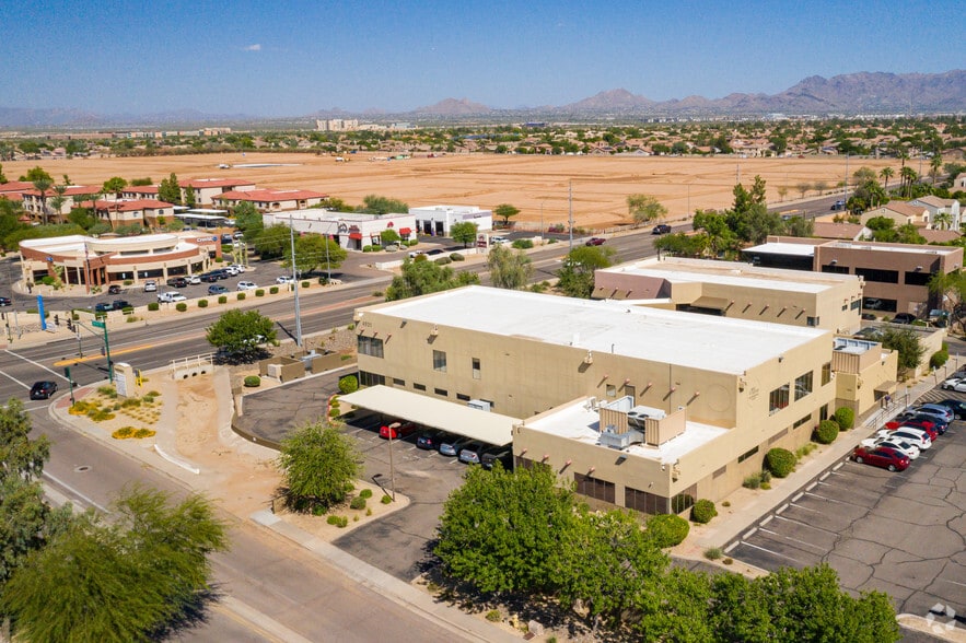 4921 E Bell Rd, Scottsdale, AZ à louer - Photo du bâtiment - Image 3 de 4