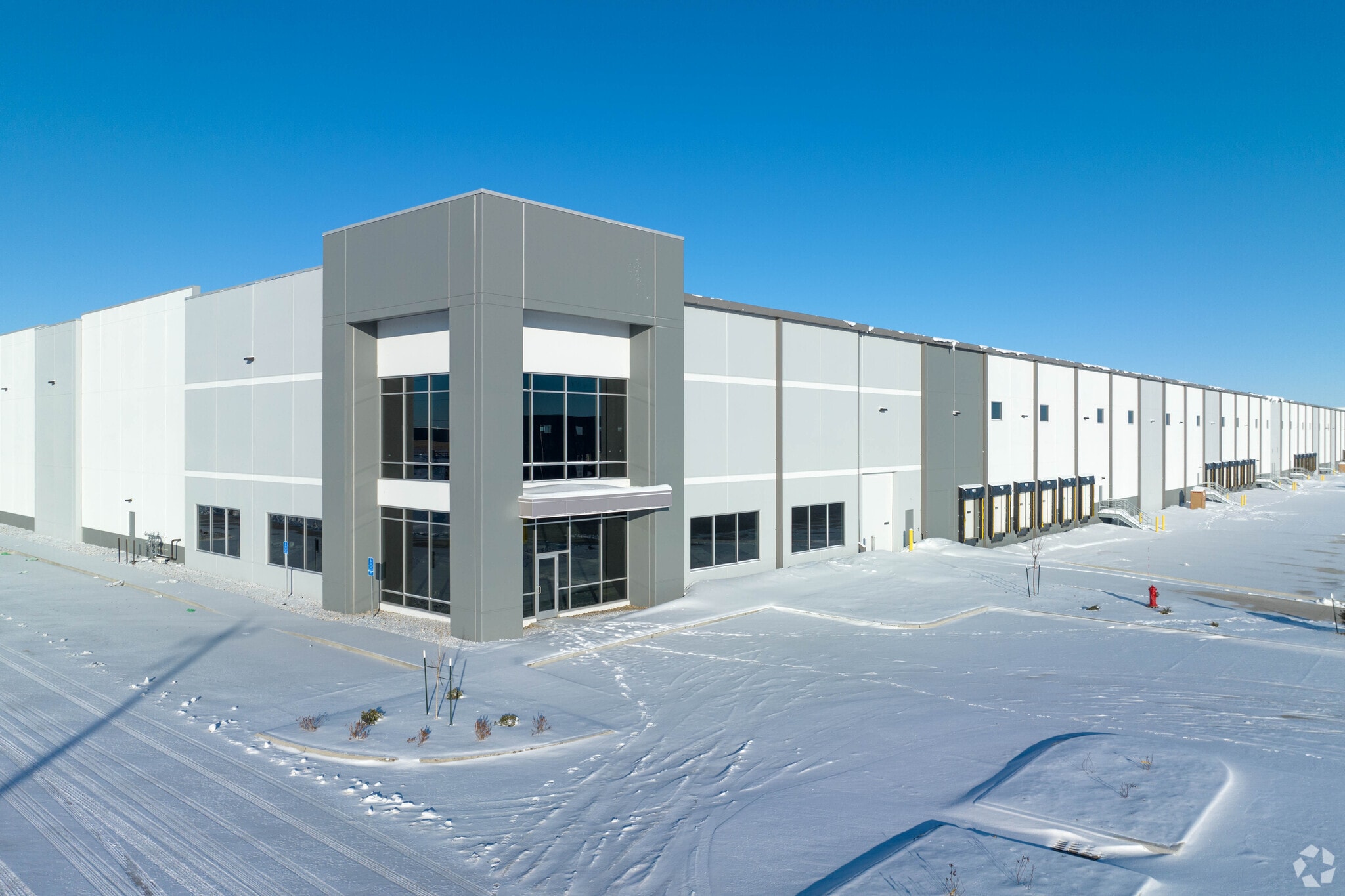 2301 25th St, Altoona, IA for lease Building Photo- Image 1 of 12