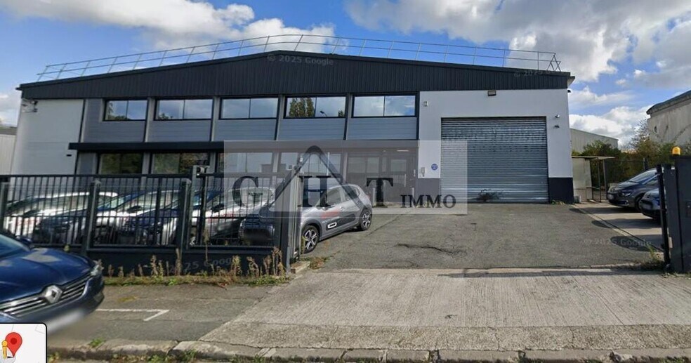 Industrial in Morangis for lease - Building Photo - Image 1 of 2