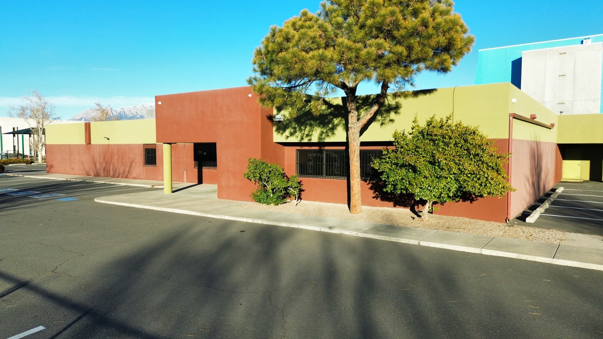 8010 Mountain Rd NE, Albuquerque, NM for lease Primary Photo- Image 1 of 22