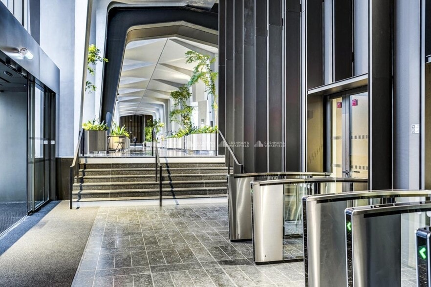 69-81 avenue de la Grande Armée, Paris for lease - Lobby - Image 3 of 12