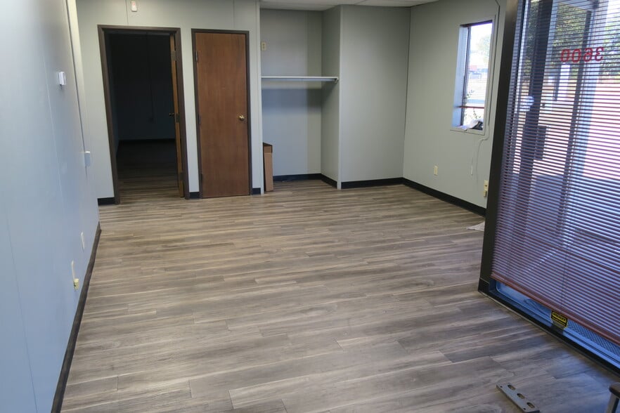 3600 S Council Rd, Oklahoma City, OK for lease - Building Photo - Image 3 of 12