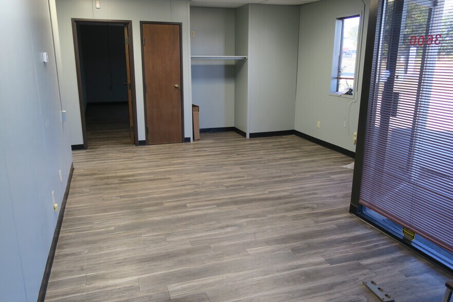 3600 S Council Rd, Oklahoma City, OK à louer - Photo du bâtiment - Image 3 de 10