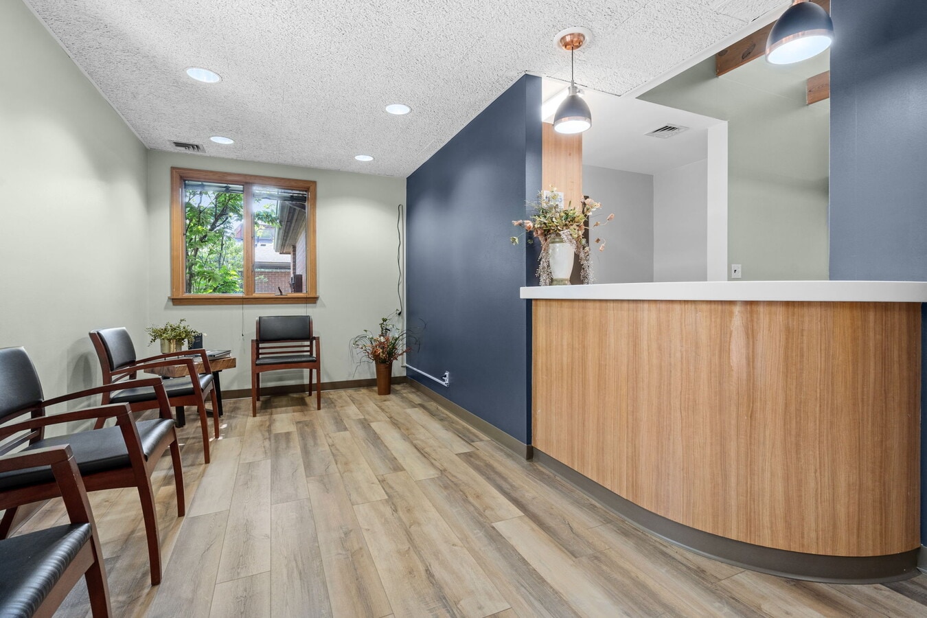 2400 Wales Ave NW, Massillon, OH 44646 - Unité D - - Photo intérieure - Image 2 of 18
