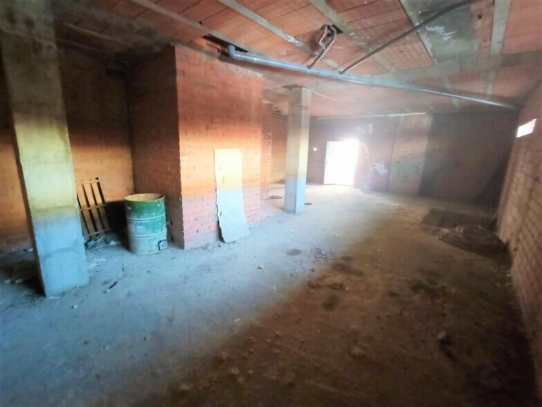 Commerce de détail dans Cáceres, Cáceres à louer - Photo du bâtiment - Image 3 de 4