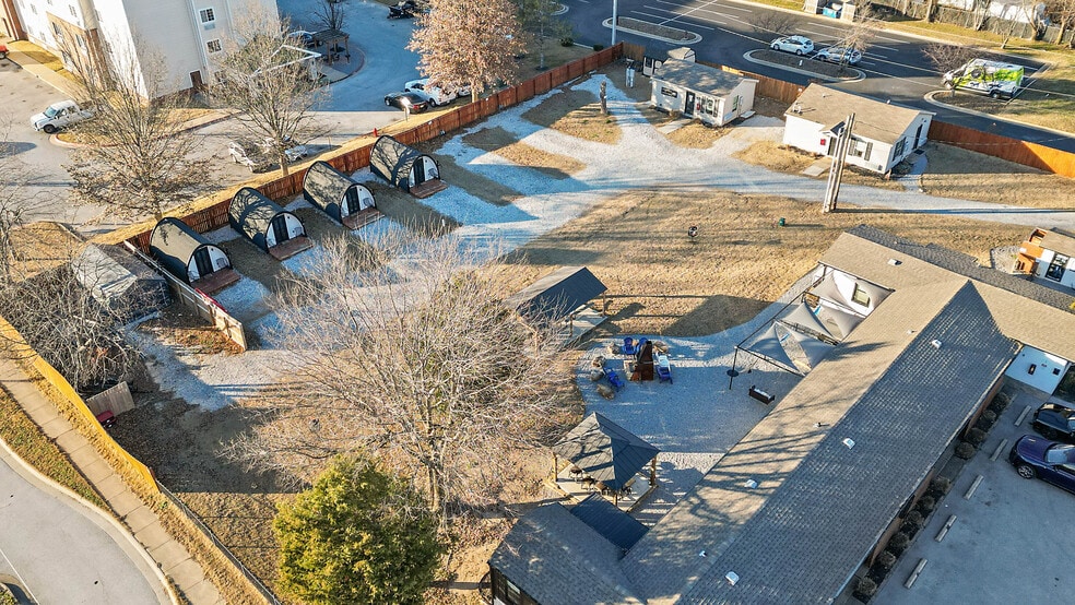 3400 S Walton Blvd, Bentonville, AR à vendre - Photo du bâtiment - Image 2 de 12