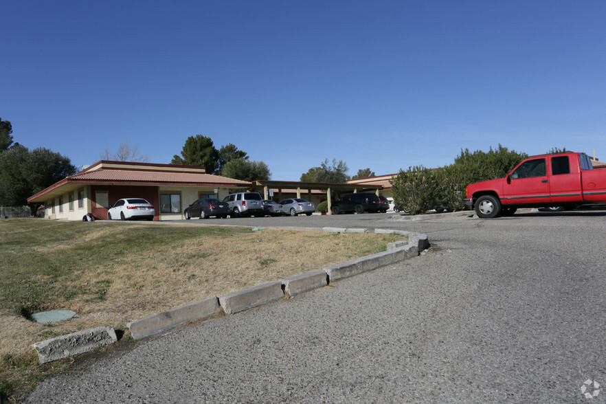 705 E Virginia Way, Barstow, CA for sale - Primary Photo - Image 1 of 1