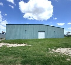 530 Steves Ave, San Antonio, TX for lease Building Photo- Image 2 of 2