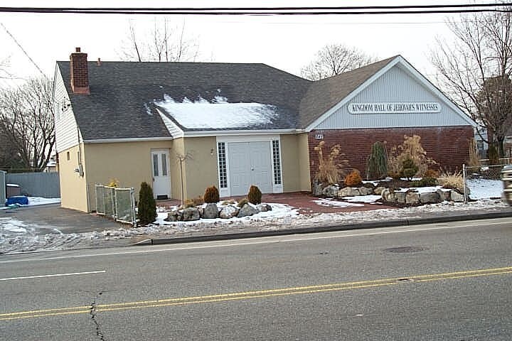 843 N Broadway, Massapequa, NY à vendre - Photo du bâtiment - Image 2 de 4