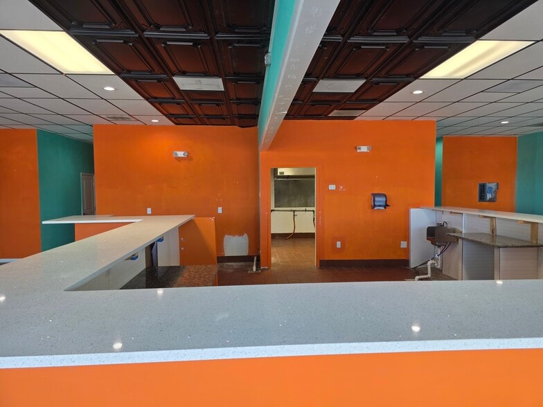 4201 62nd Ave N, Pinellas Park, FL for lease - Building Photo - Image 1 of 10