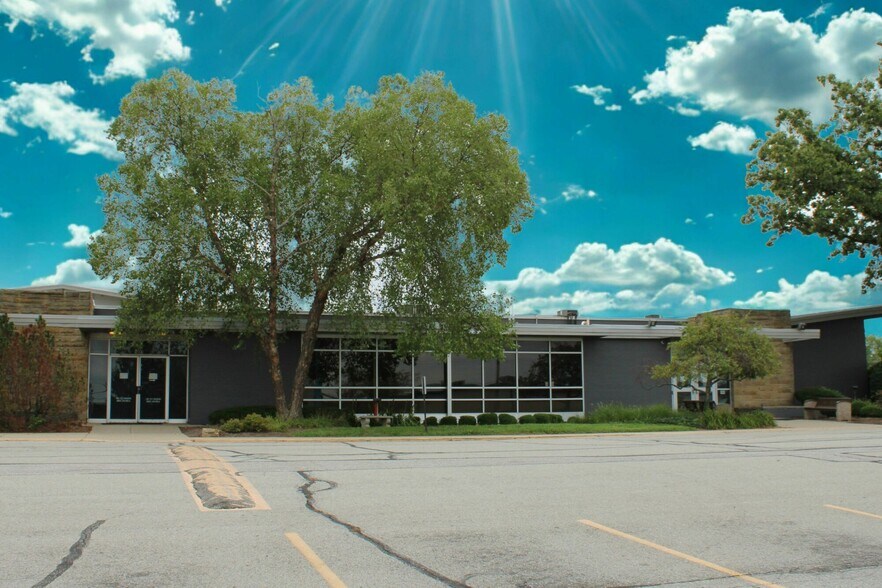501 N Shortridge Rd, Indianapolis, IN for sale - Building Photo - Image 2 of 14