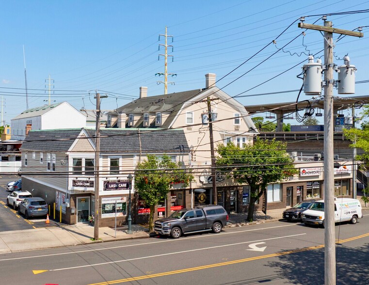 2-12 Merrick Avenue, Merrick, NY portefeuille de 2 propriétés à vendre sur LoopNet.ca - Photo du bâtiment - Image 1 de 3