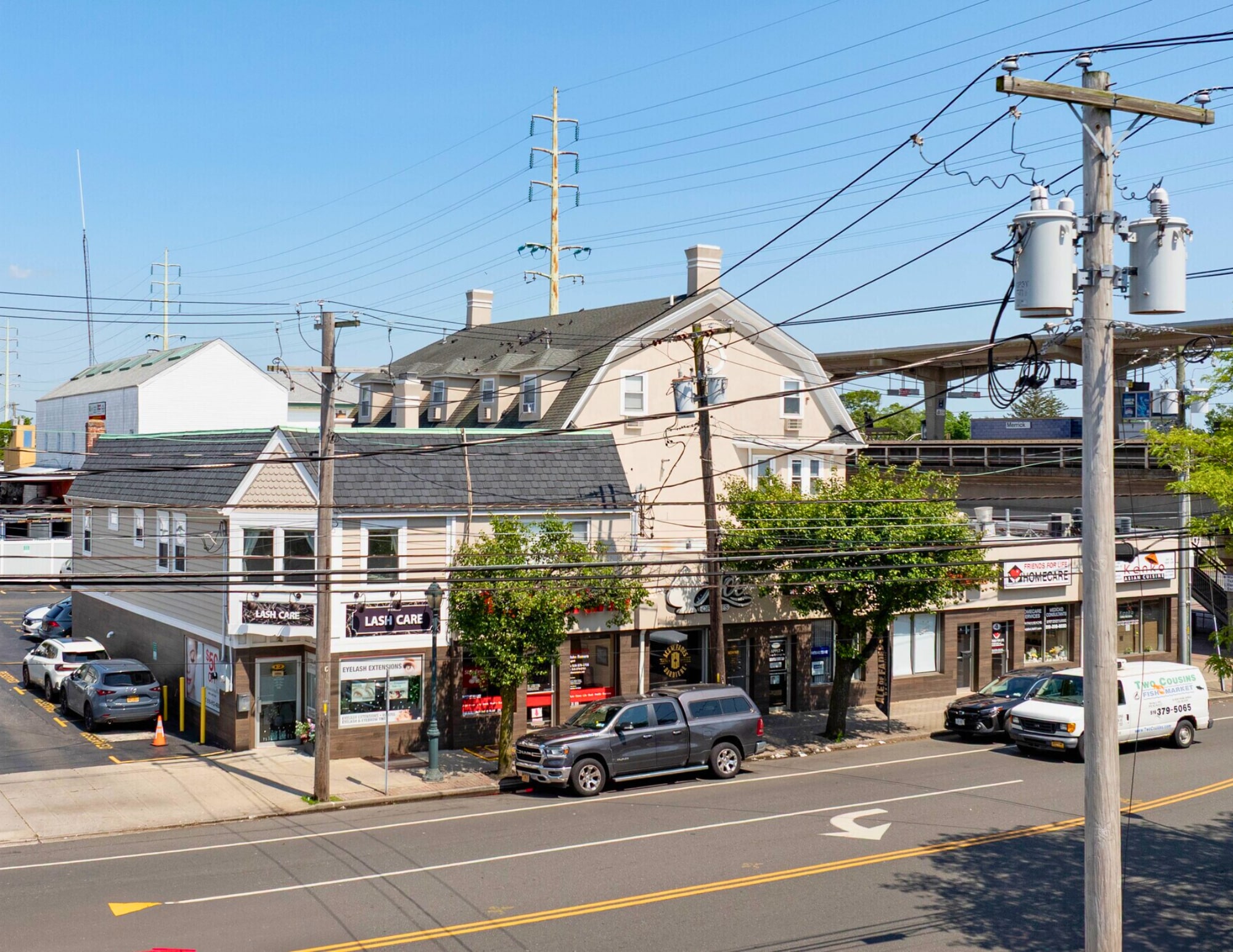 2-12 Merrick Avenue, Merrick, NY portfolio of 2 properties for sale on LoopNet.ca Building Photo- Image 1 of 4