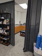 2222 Western Trails Blvd, Austin, TX à louer Photo intérieure- Image 1 de 13