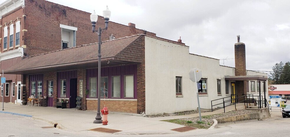 224 S Main St, Zumbrota, MN à louer - Photo du bâtiment - Image 2 de 20