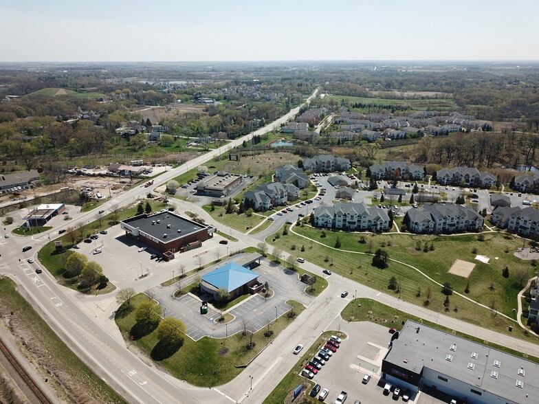 1271 W Il Route 134, Round Lake, IL for lease - Building Photo - Image 3 of 4