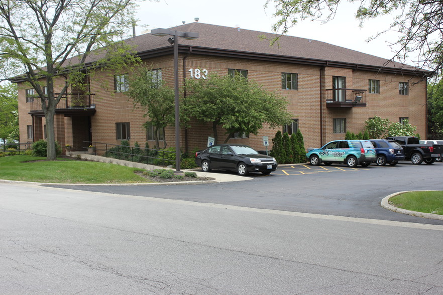 183 S Bloomingdale Rd, Bloomingdale, IL for lease - Primary Photo - Image 1 of 15