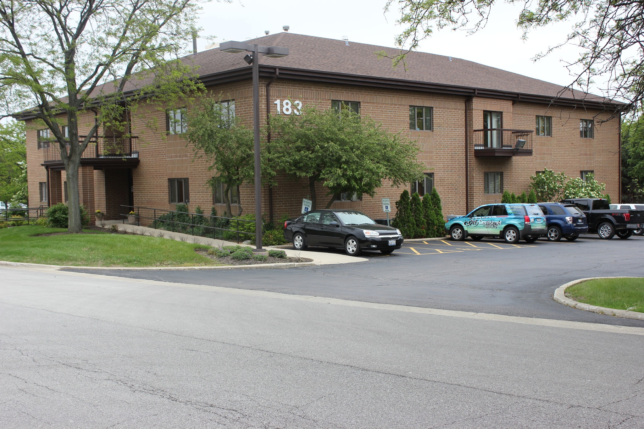 183 S Bloomingdale Rd, Bloomingdale, IL for lease Primary Photo- Image 1 of 16