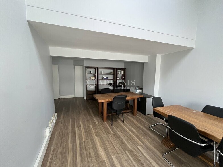 Bureau dans Bobigny à louer - Photo du bâtiment - Image 3 de 12