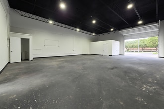 2100 N Powerline Rd, Pompano Beach, FL for lease Interior Photo- Image 2 of 5