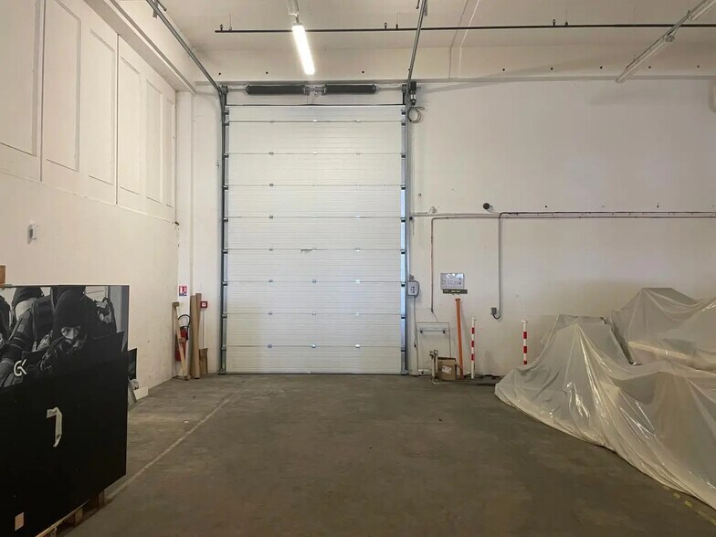 Local d'activités dans Montreuil à vendre - Photo du bâtiment - Image 3 de 6