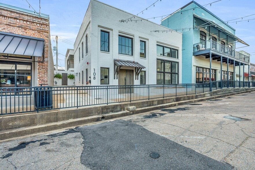 108 S Lafayette St, Starkville, MS for lease - Building Photo - Image 2 of 12