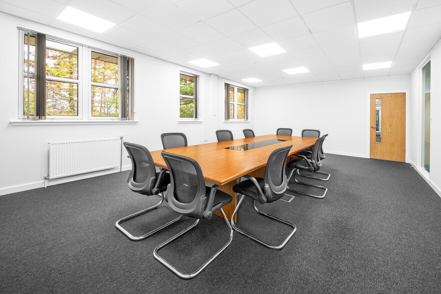 9 Deer Park Ave, Livingston for lease - Building Photo - Image 2 of 5