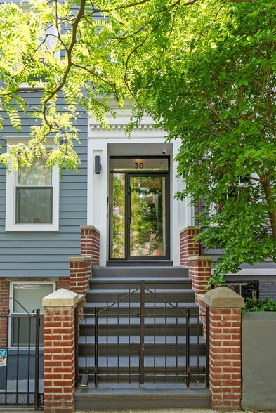 30 Bergen St, Brooklyn, NY for sale - Building Photo - Image 2 of 31