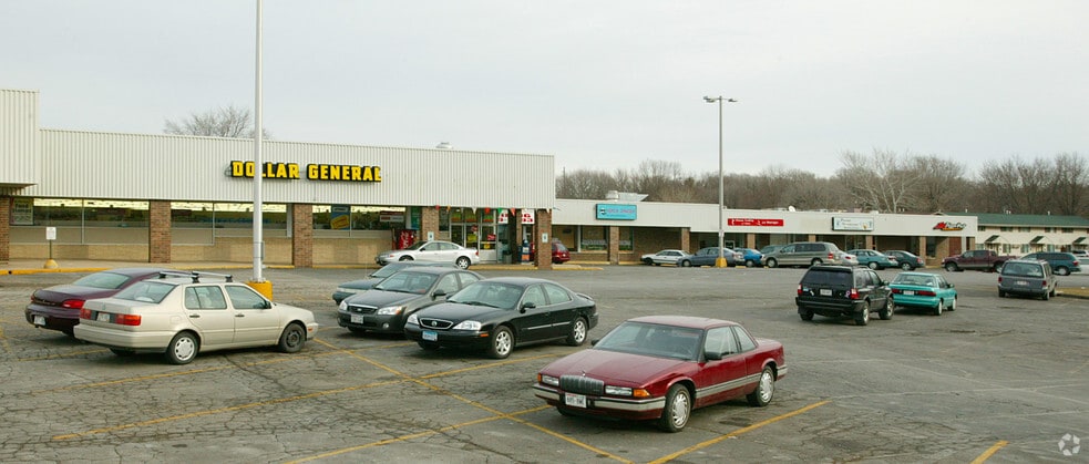 914-924 Windsor St, Sun Prairie, WI à louer - Photo du bâtiment - Image 1 de 3