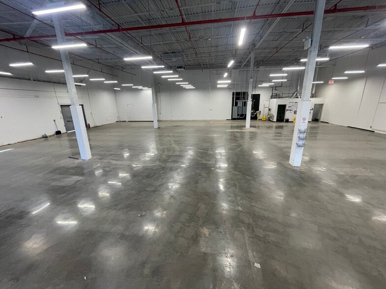 691 Co-op City Blvd, Bronx, NY for lease - Interior Photo - Image 2 of 5