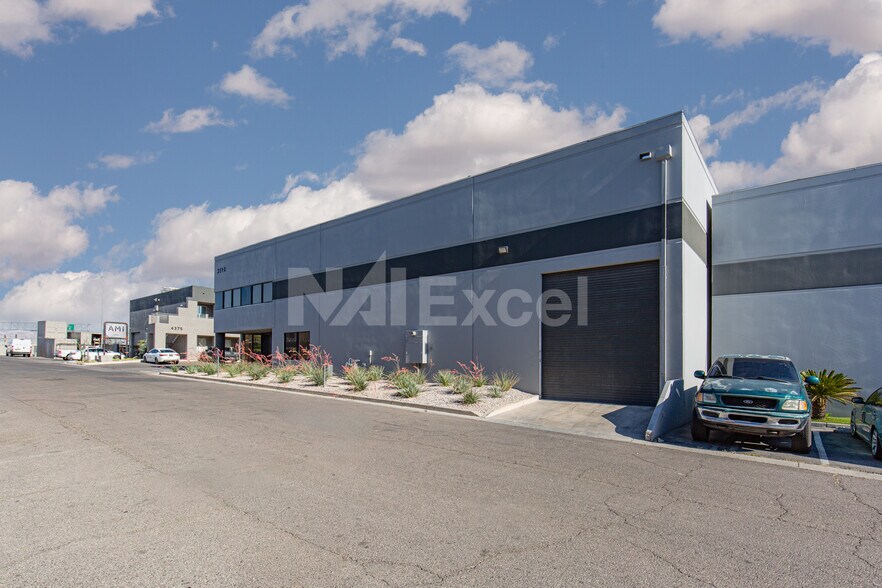 3510 Cavaretta Ct, Las Vegas, NV à louer - Photo du bâtiment - Image 3 de 34
