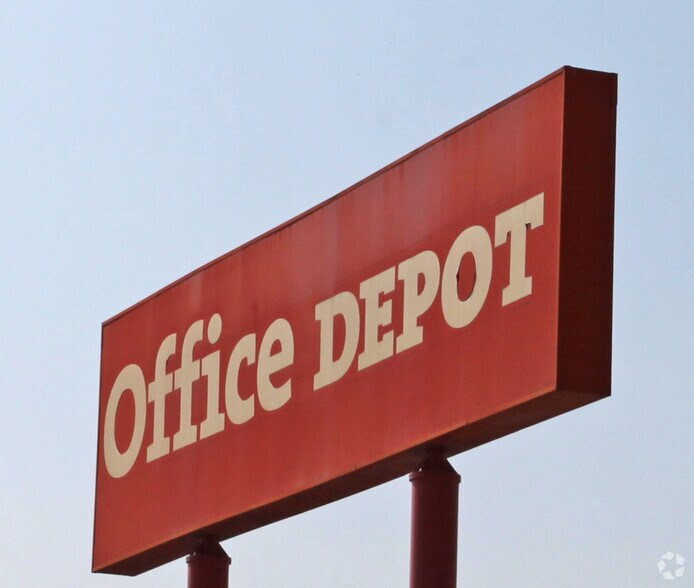 6446 Telegraph Rd, Commerce, CA à louer - Photo du bâtiment - Image 2 de 6