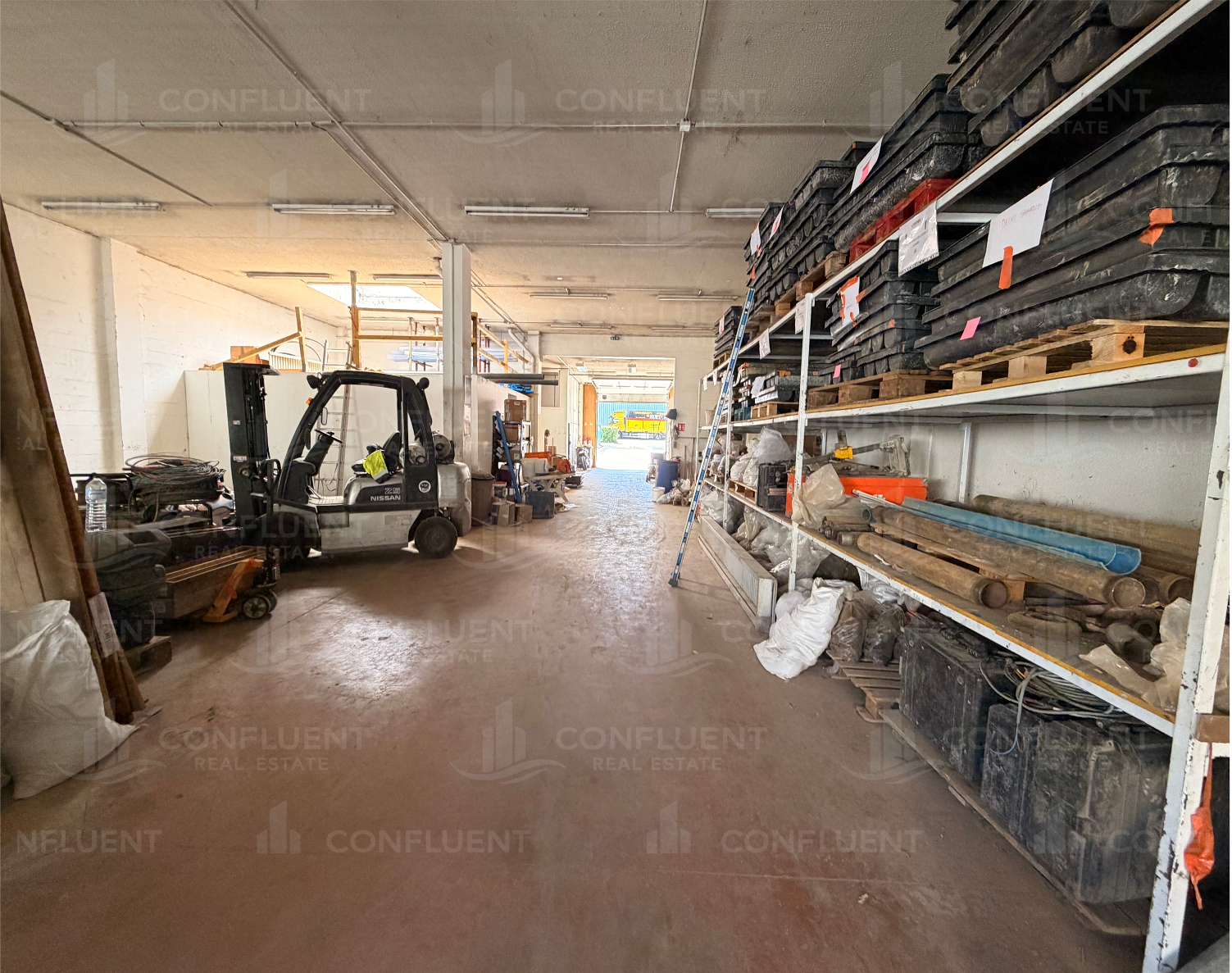 Industrial in Buc for sale Building Photo- Image 1 of 7