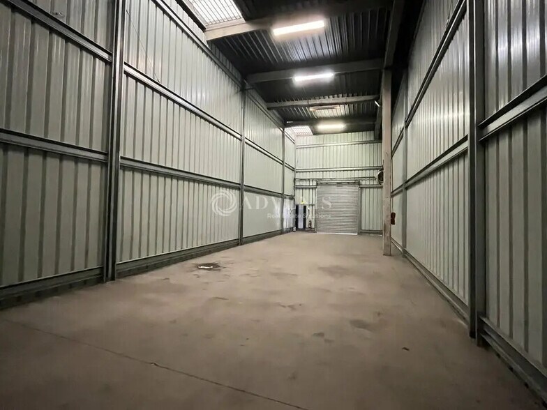 Flex in Aulnay-sous-Bois for lease - Interior Photo - Image 3 of 7